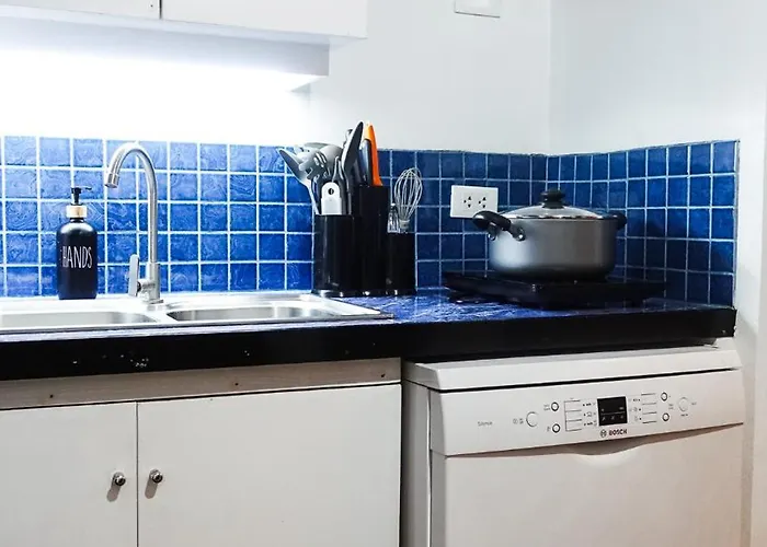 Apartment Couple Beside Mrt Boni & Sm Light Mall